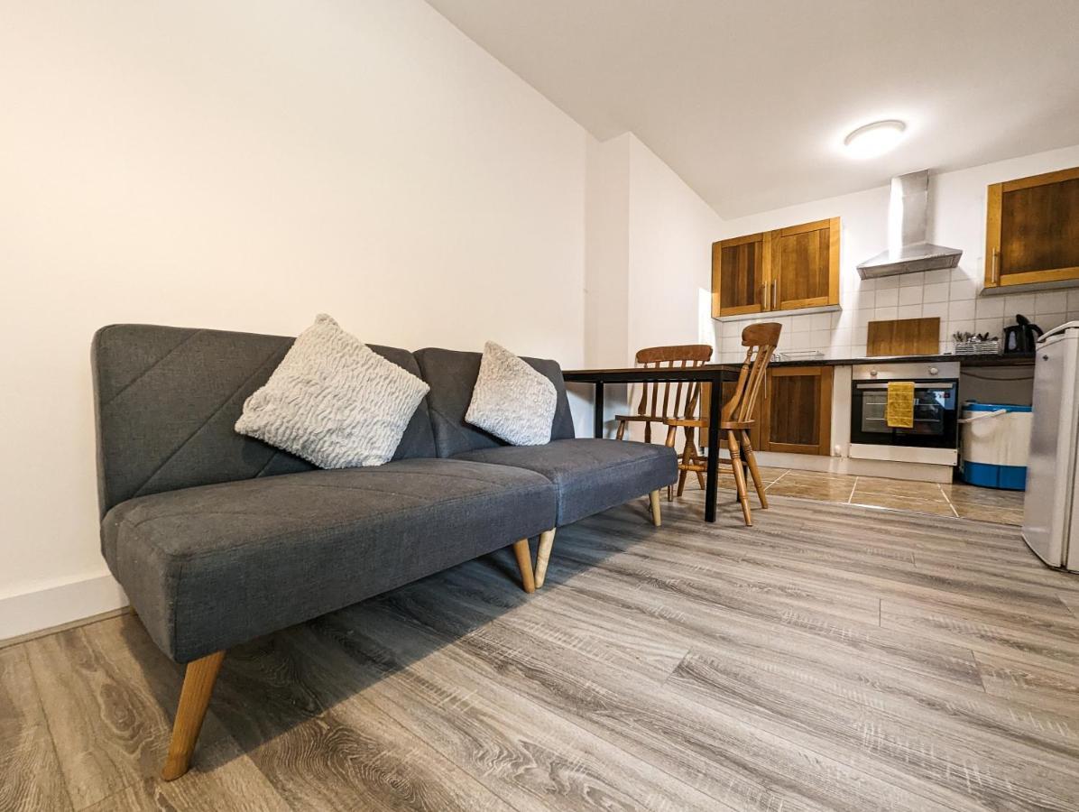 Cozy Central Apartments - With Private Kitchens & Bathrooms Портцмаус Экстерьер фото
