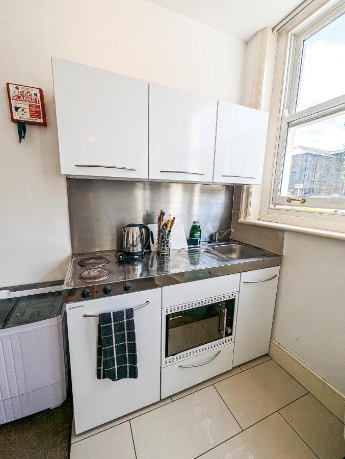 Cozy Central Apartments - With Private Kitchens & Bathrooms Портцмаус Экстерьер фото