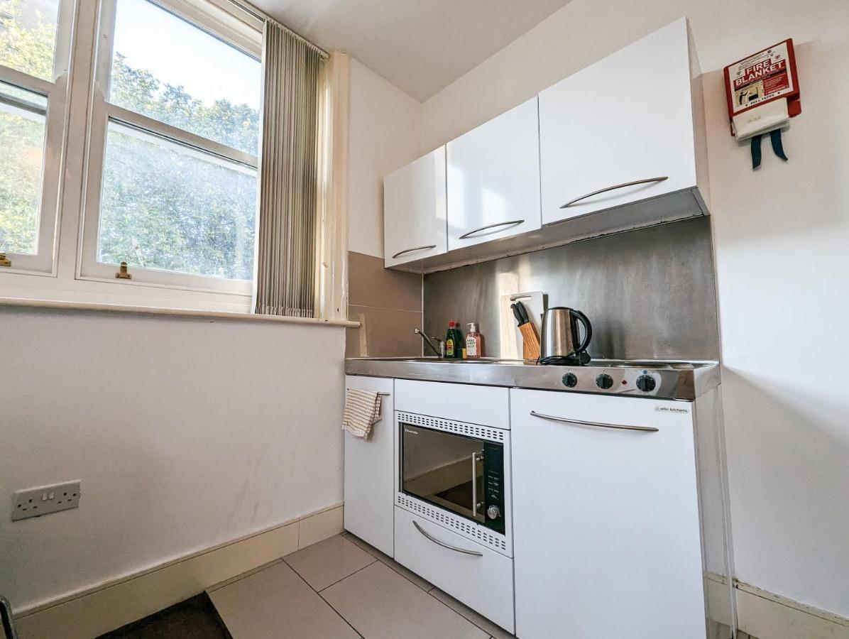 Cozy Central Apartments - With Private Kitchens & Bathrooms Портцмаус Экстерьер фото